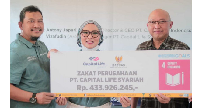 PT Capital Life Syariah Tunaikan Zakat Rp433,926,245 melalui BAZNAS