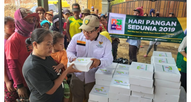 Hari Pangan Sedunia BAZNAS JABAR Bagikan 200 Paket Makanan