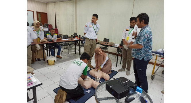 BAZNAS RI Latih Relawan BAZNAS JABAR Untuk Kelola Ambulan dan PPGD