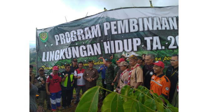 Penanaman Pohon untuk Citarum Harum dalam Rangka Gerakan Bulan Menanam Tahun 2020