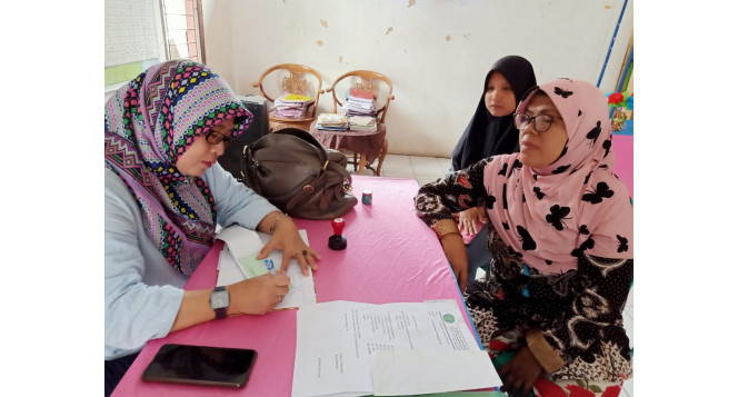 Mubaligh Center BAZNAS Jabar Bantu Ringankan Biaya Pendidikan Cucu Nenek Engkay