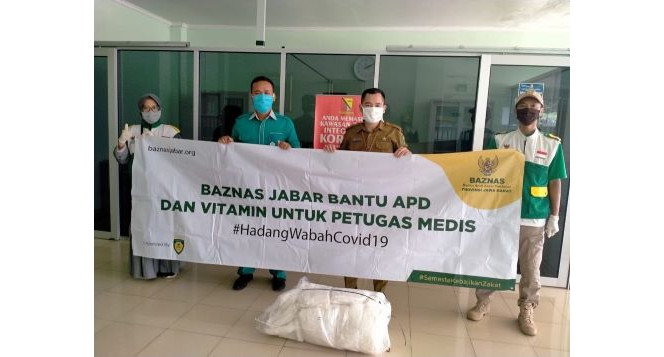 Dukung #PahlawanCovid19, BAZNAS Jabar Salurkan APD dan Mulivitamin