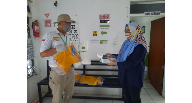 APD dari BAZNAS Jabar untuk Para Tenaga Medis di Klinik Ibnu Sina