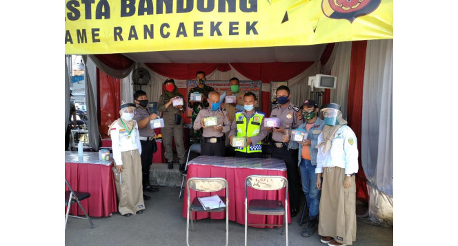 BAZNAS Jabar Salurkan Bantuan Multivitamin di 2 Lokasi