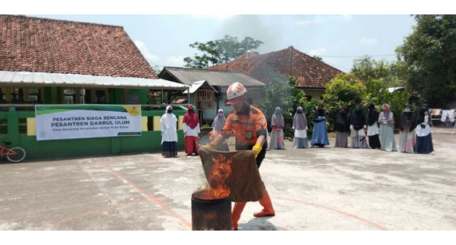 BTB Jabar Ajak Santri Pesantren Daruul Ulum Kota Banjar Siaga Bencana