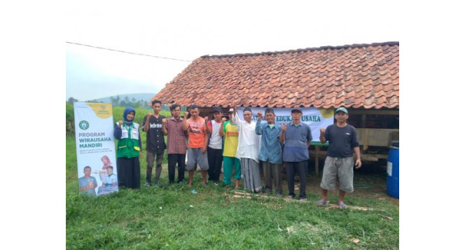 BAZNAS Jabar Lakukan Pelatihan Pembuatan Pakan untuk Kelompok Ternak Barokah Farm