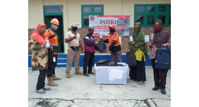 BAZNAS Jabar Salurkan Bantuan untuk Siswa Terdampak Banjir di Kabupaten Sukabumi