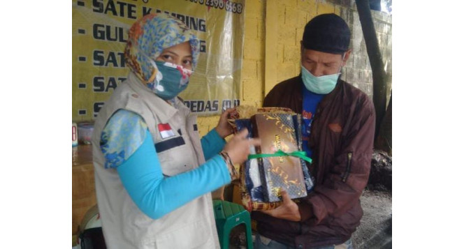 BAZNAS Jabar Salurkan Mualaf Kit bagi Mualaf Binaan di Kota Sukabumi