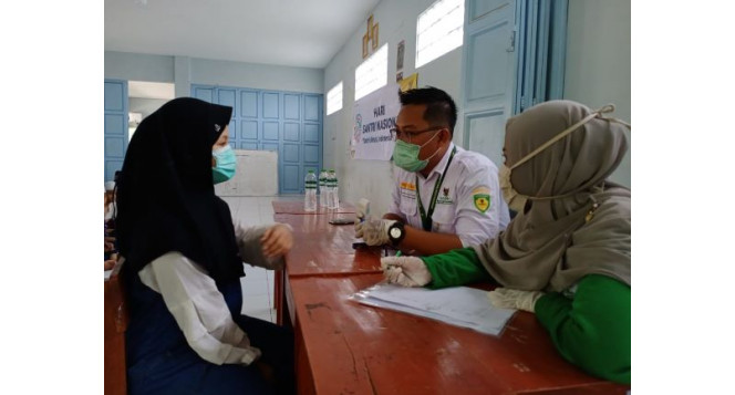 Memperingati Hari Santri, BAZNAS Jabar Berikan Layanan Kesehatan untuk Santri Al-Falah