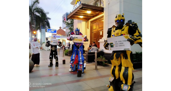 Transformer dan Hantu Lakukan Edukasi Cegah Covid-19 Bersama BAZNAS Jabar di Area Wisata Bandung