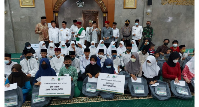 Bersama Wakil Gubernur, BAZNAS Jabar Santuni Masyarakat Terdampak Covid-19