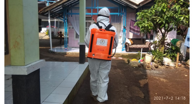 BAZNAS Tanggap Bencana Jawa Barat Hadang Covid-19 dengan Penyemprotan Disinfektan