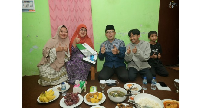 Kehangatan Sahur di Kuningan Bersama Gubernur