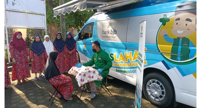 BAZNAS Provinsi Jawa Barat Sediakan Layanan Kesehatan Keliling di Panti Jompo