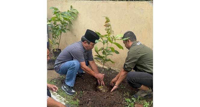 BAZNAS Jabar Tanam Pohon Matoa Dukung Gerakan Satu Juta Pohon