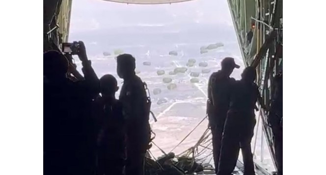 BAZNAS RI Kembali Salurkan Bantuan Kemanusiaan ke Gaza Lewat Airdrop Tahap II