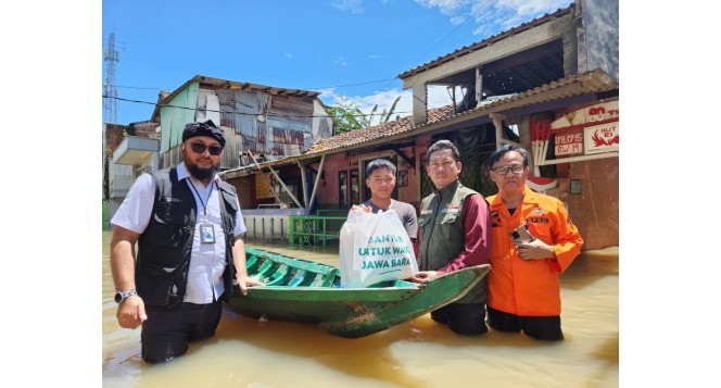 BAZNAS Jabar Hadir untuk Kabupaten Bandung: Penyaluran 500 Paket Sembako untuk Korban Banjir